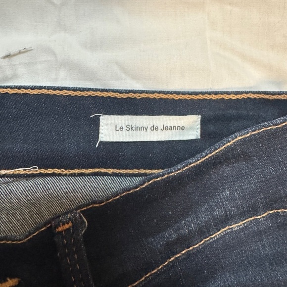 Frame size 26 waist dark jeans distressed with cool design on the bottom - Picture 3 of 3